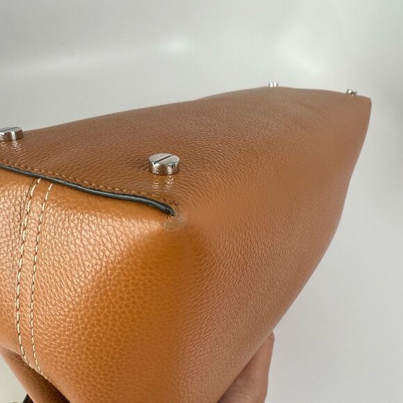 TOTEME T-Lock Grained-Leather Top Handle Tan - Picture 11 of 16